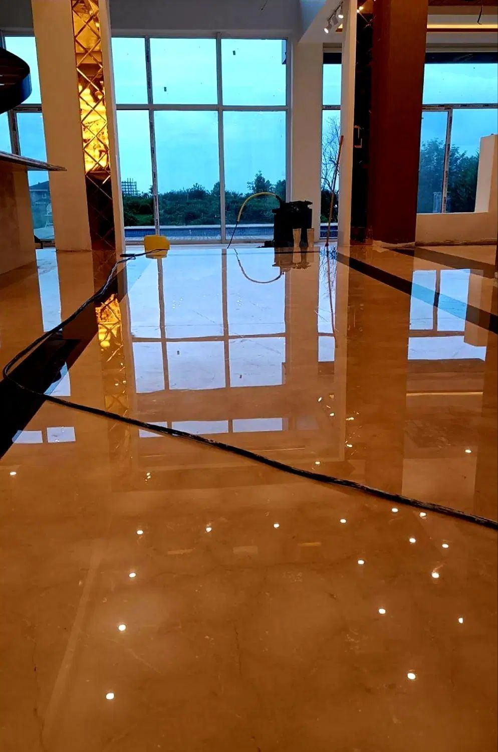 کفسابی دیوار در نور و سنگسابی دیوار در نور|ساب دیوار در نور